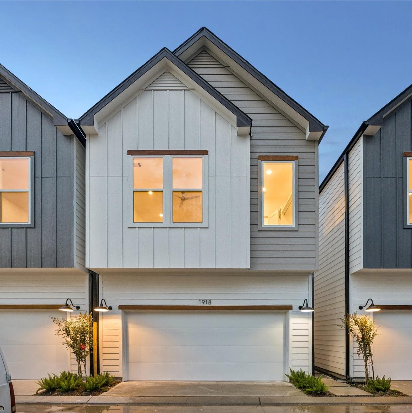 1918 Luna Woods Lane
