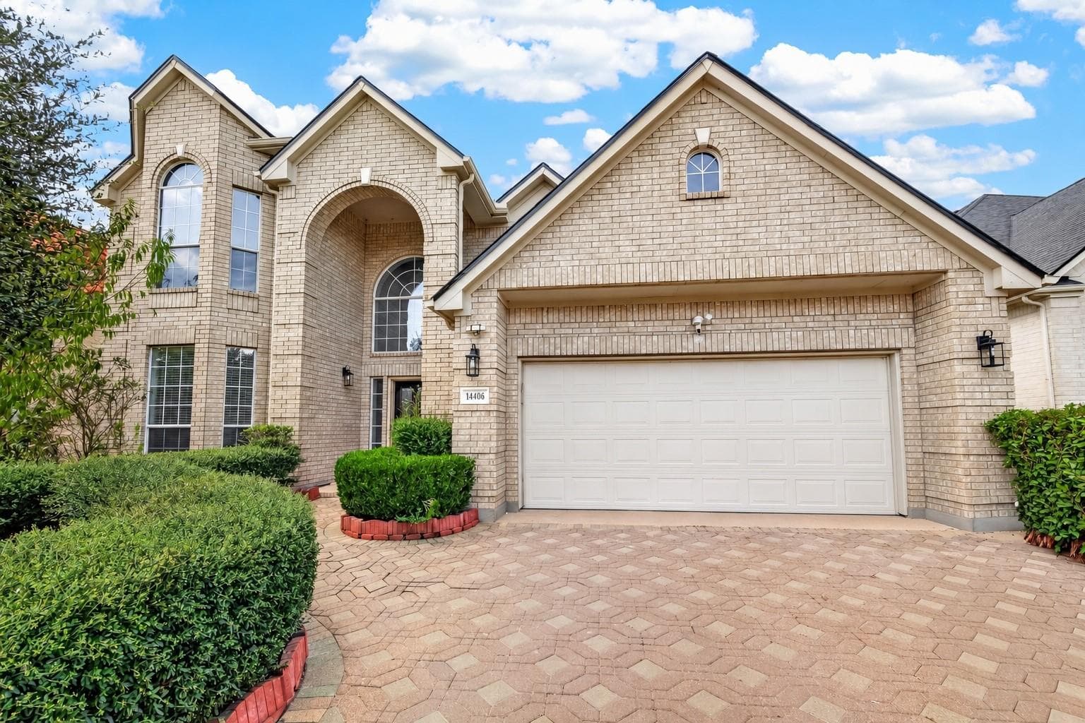 14406 Dunrobin Way