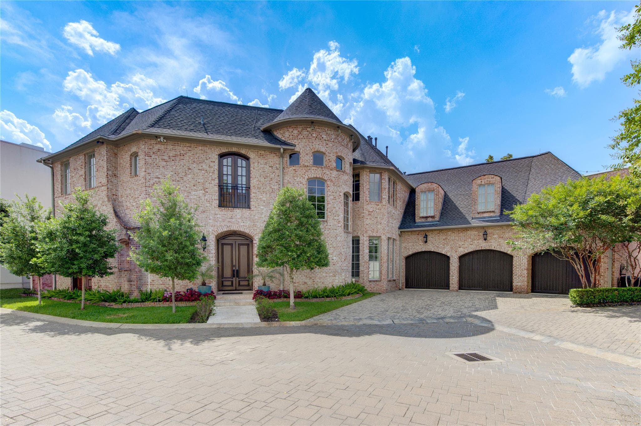 5110 W Oak Mews