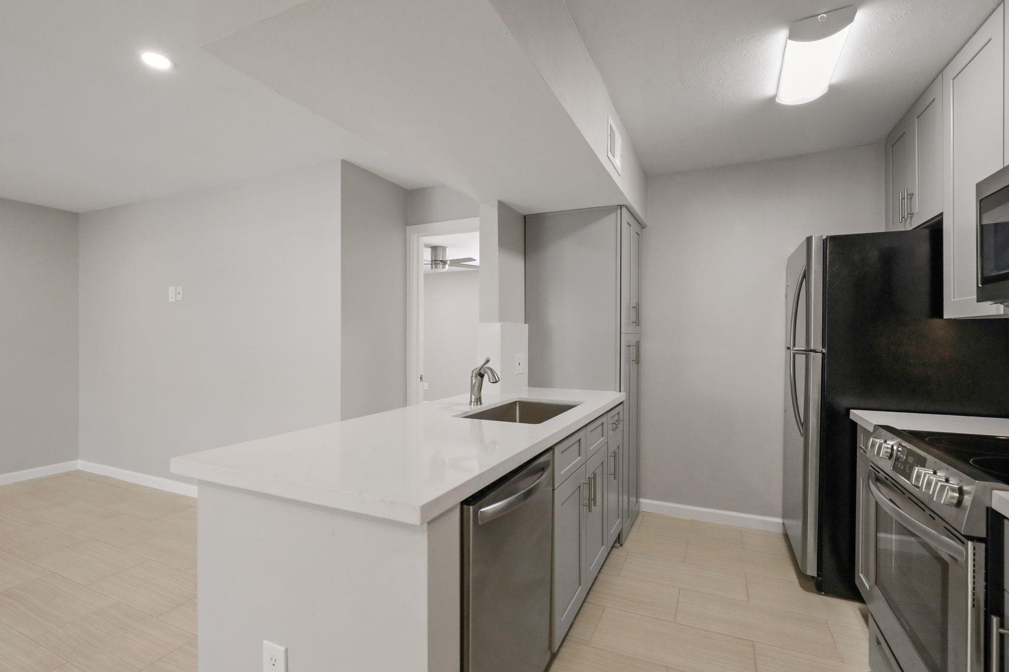 2121 Fountain View Drive #24