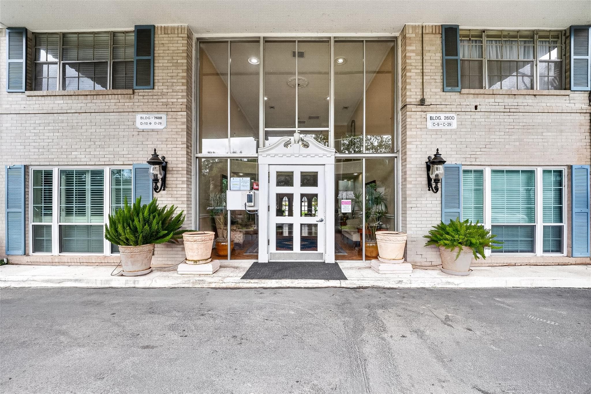 2600 Bellefontaine St Apt D24,