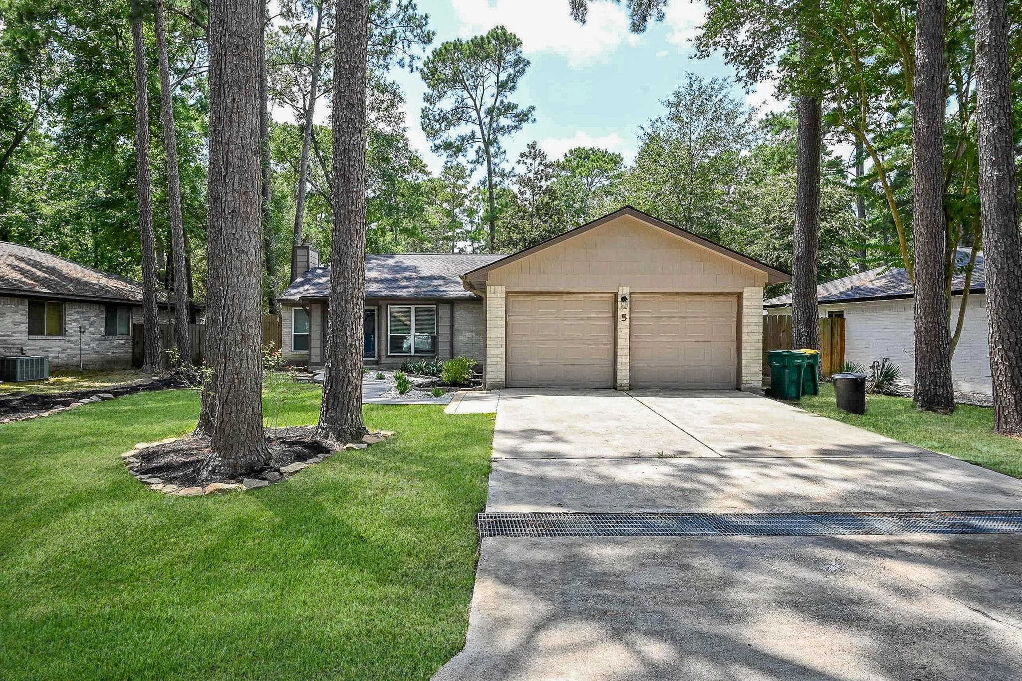 5 Rock Pine Court