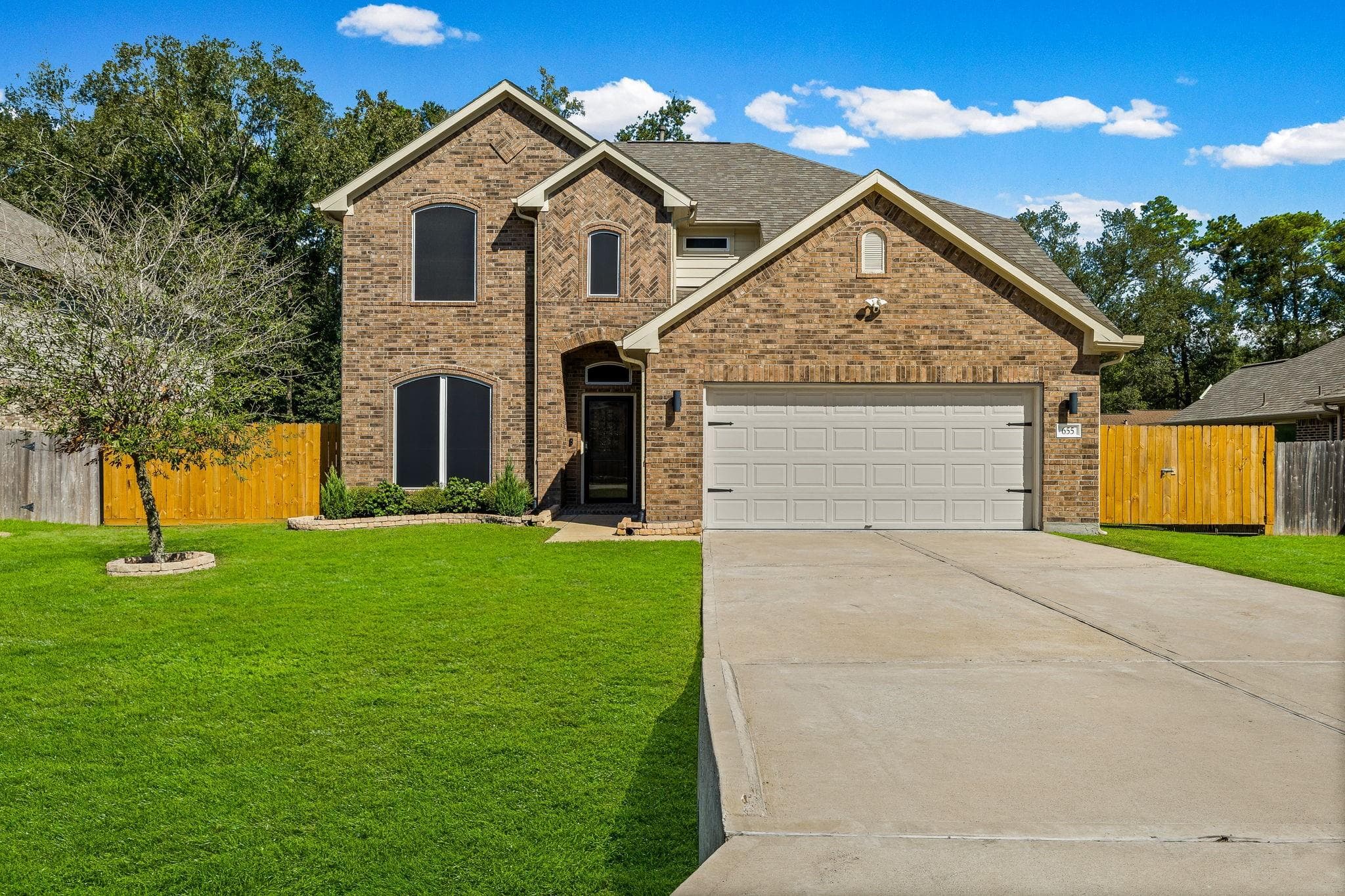 655 W Linnwood Drive