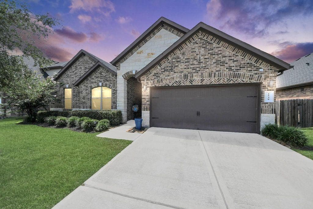 2539 Ravenna Court