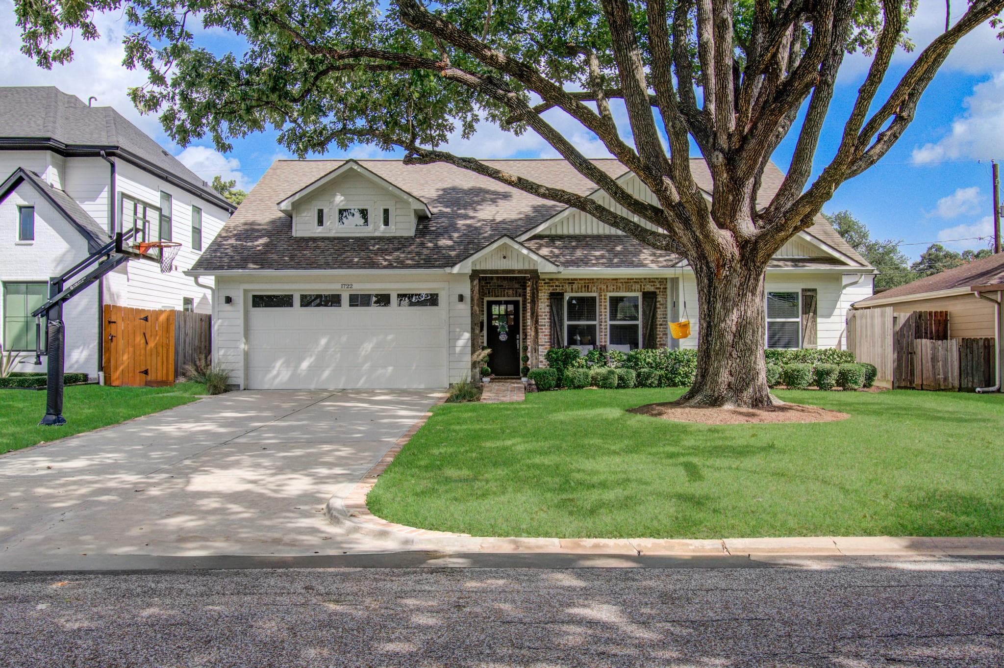 1722 Chippendale Road
