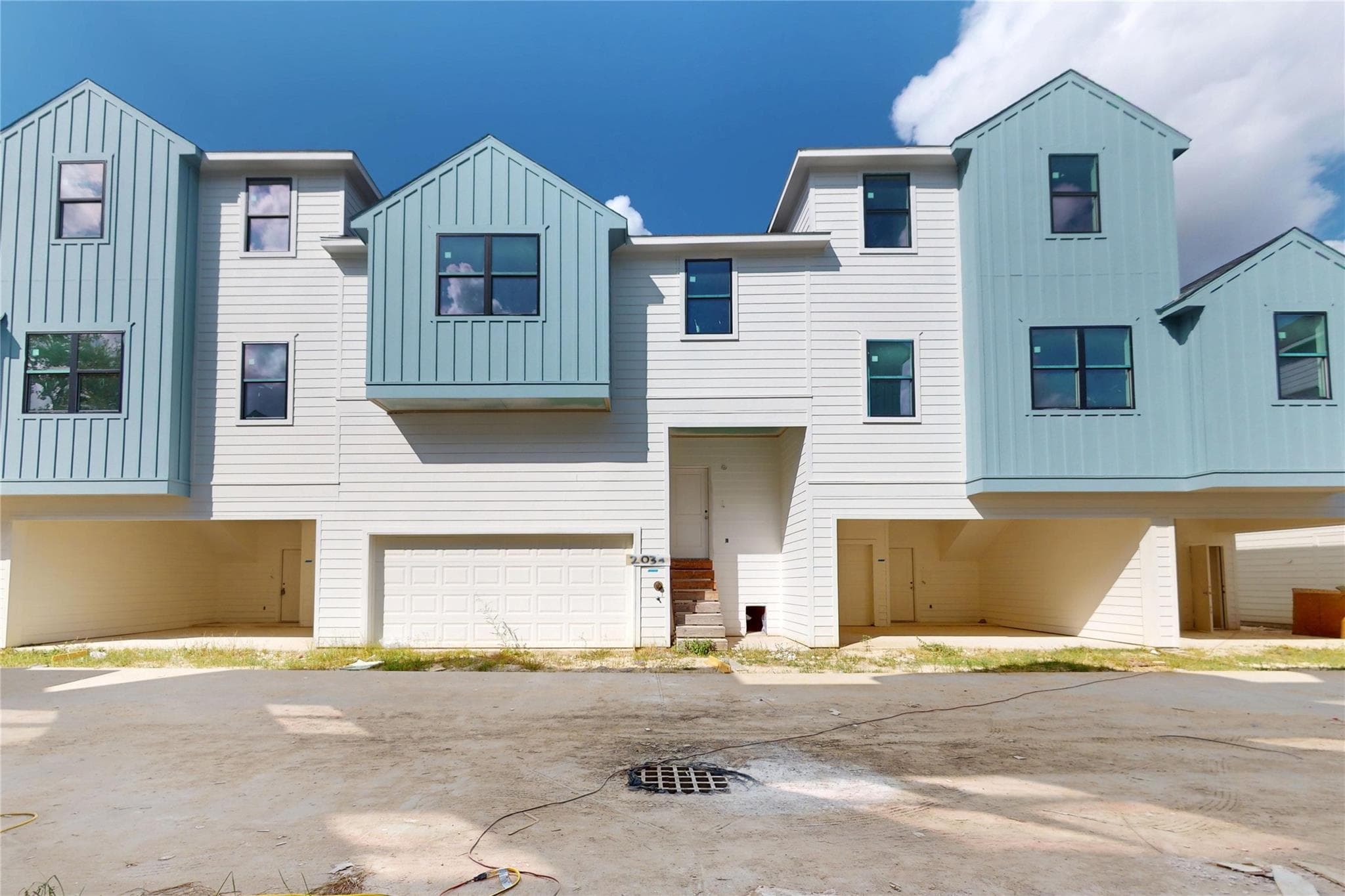 2027 Oak Forest Drive
