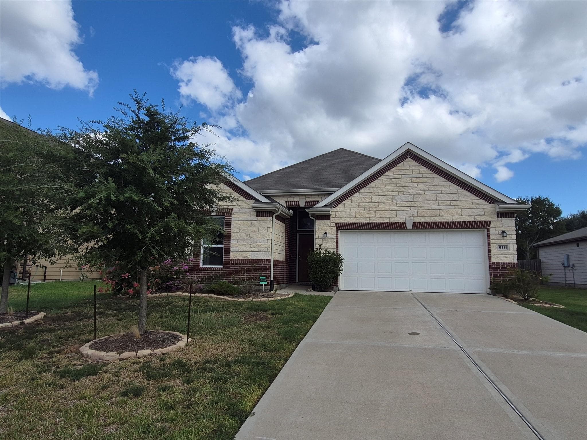 6111 Whitewing Road