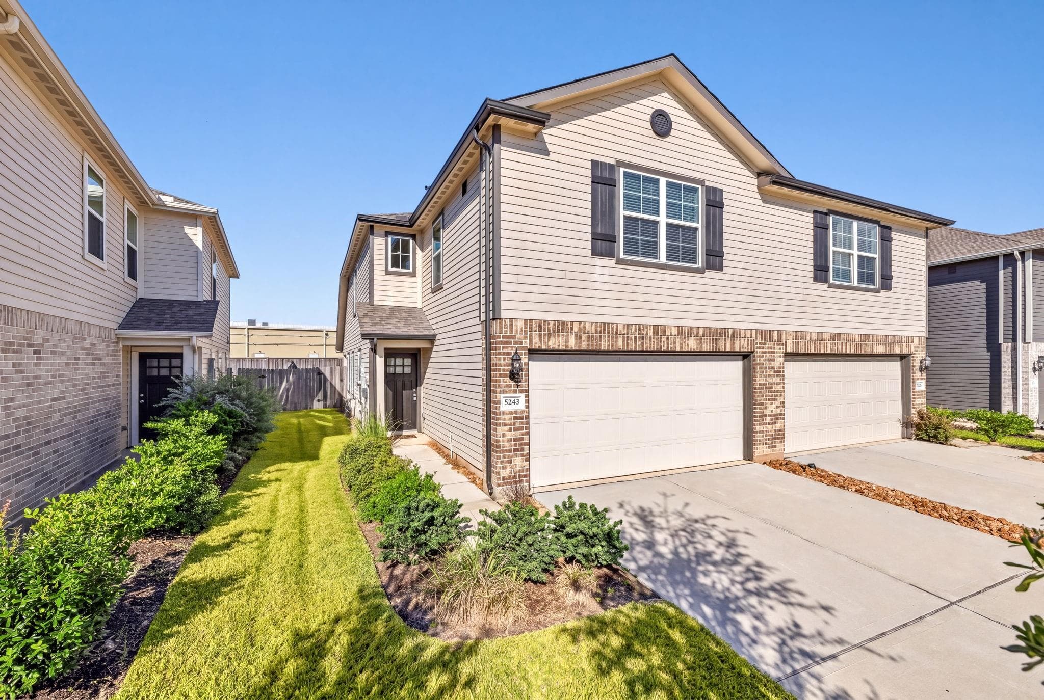 5243 Shallowhurst Lane