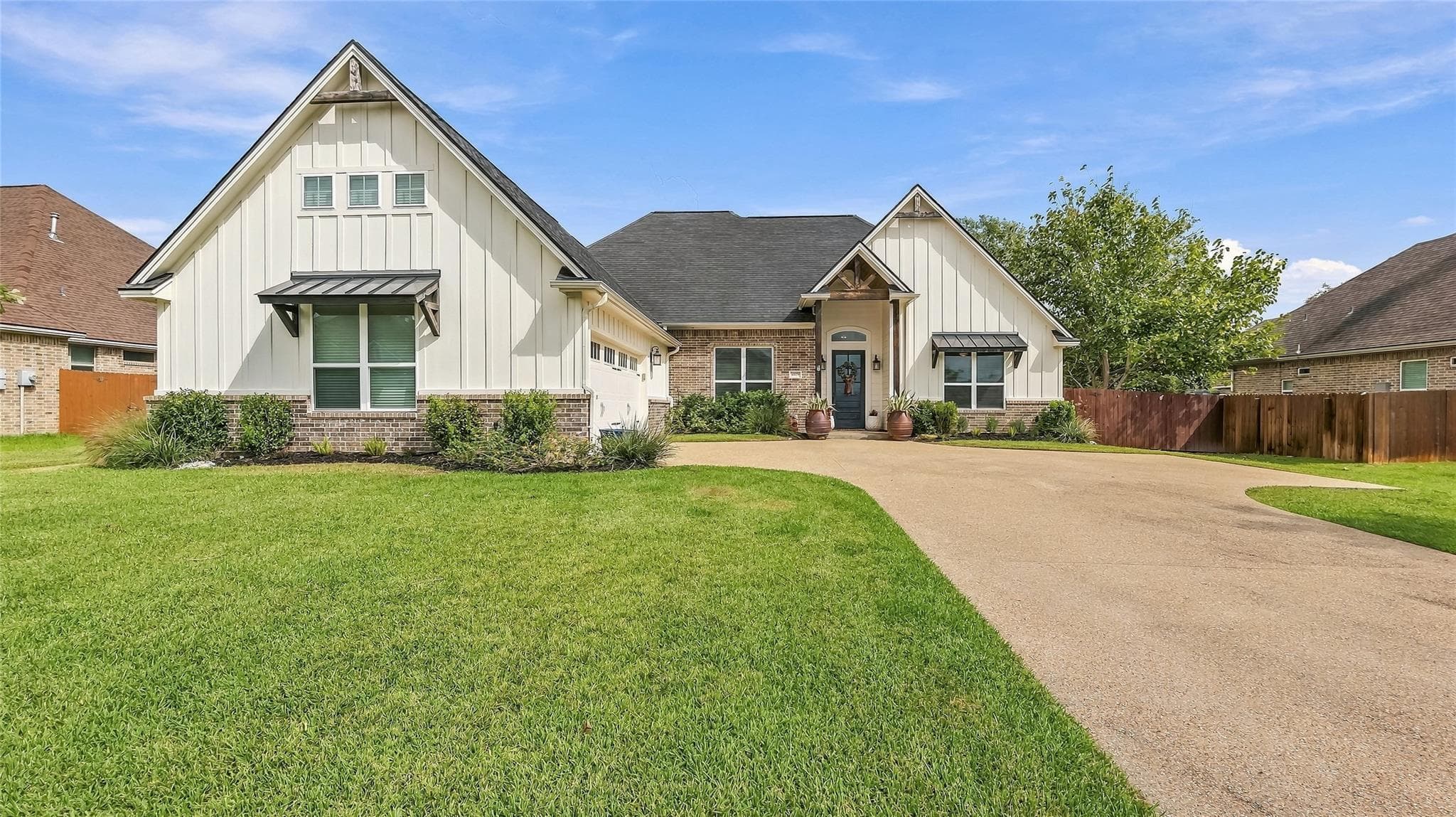 4829 Coopers Hawk Drive