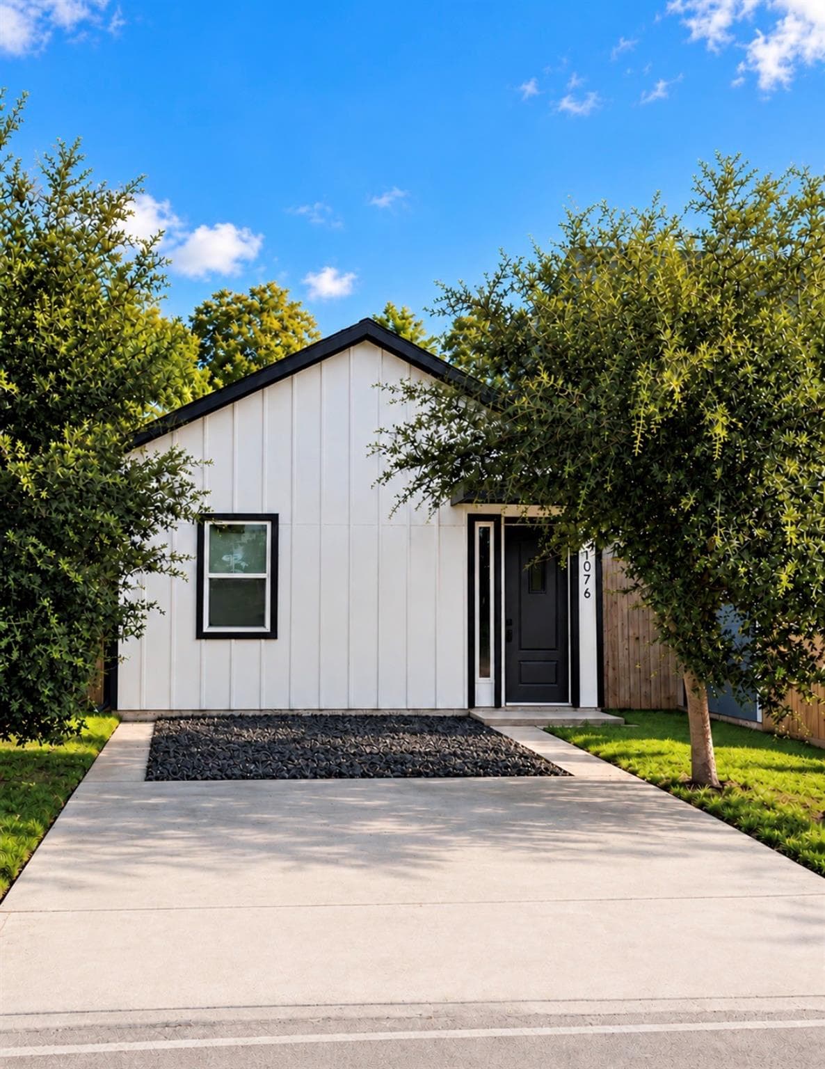 1076 Dewalt Street