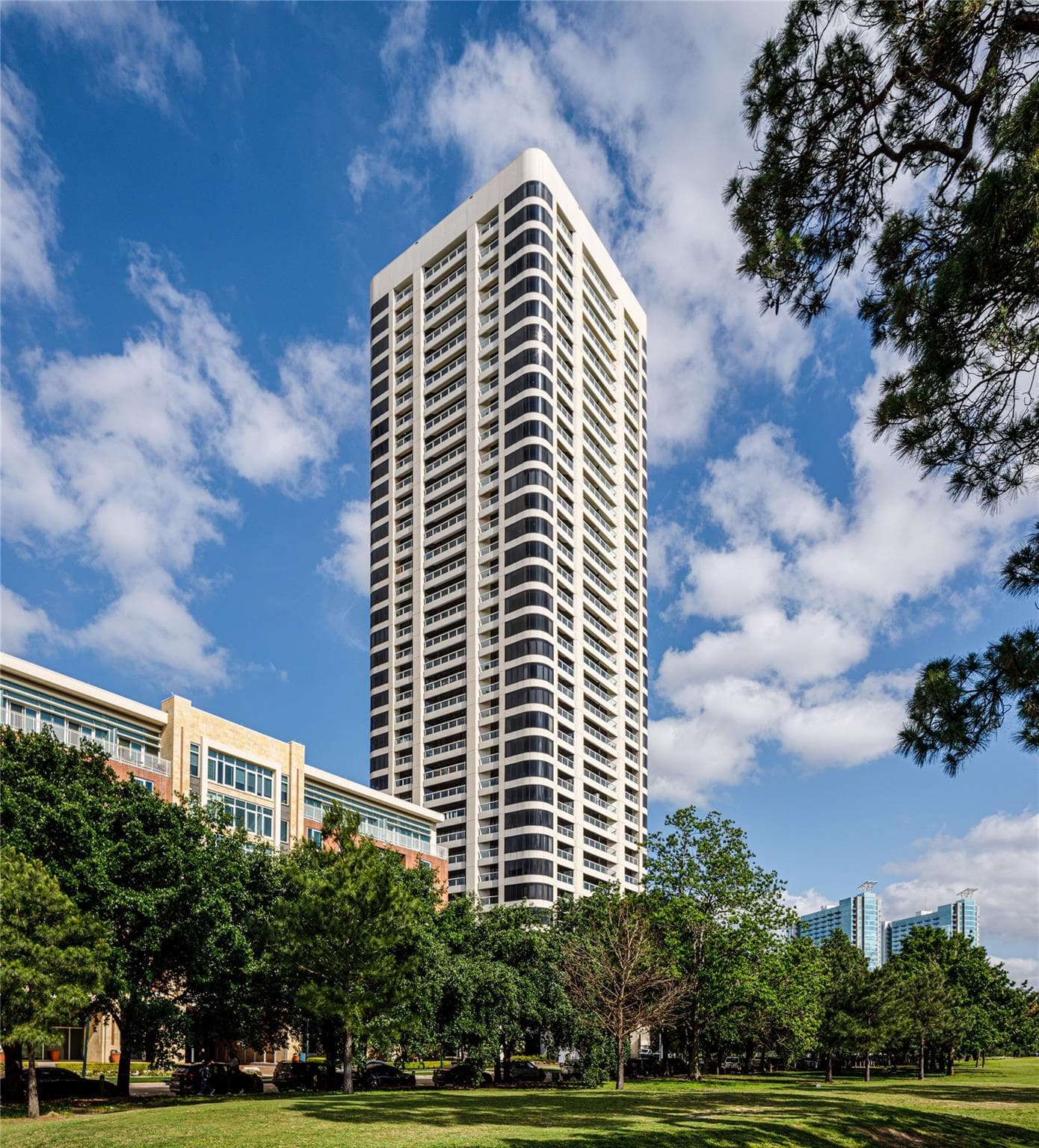 1701 Hermann Drive #21F