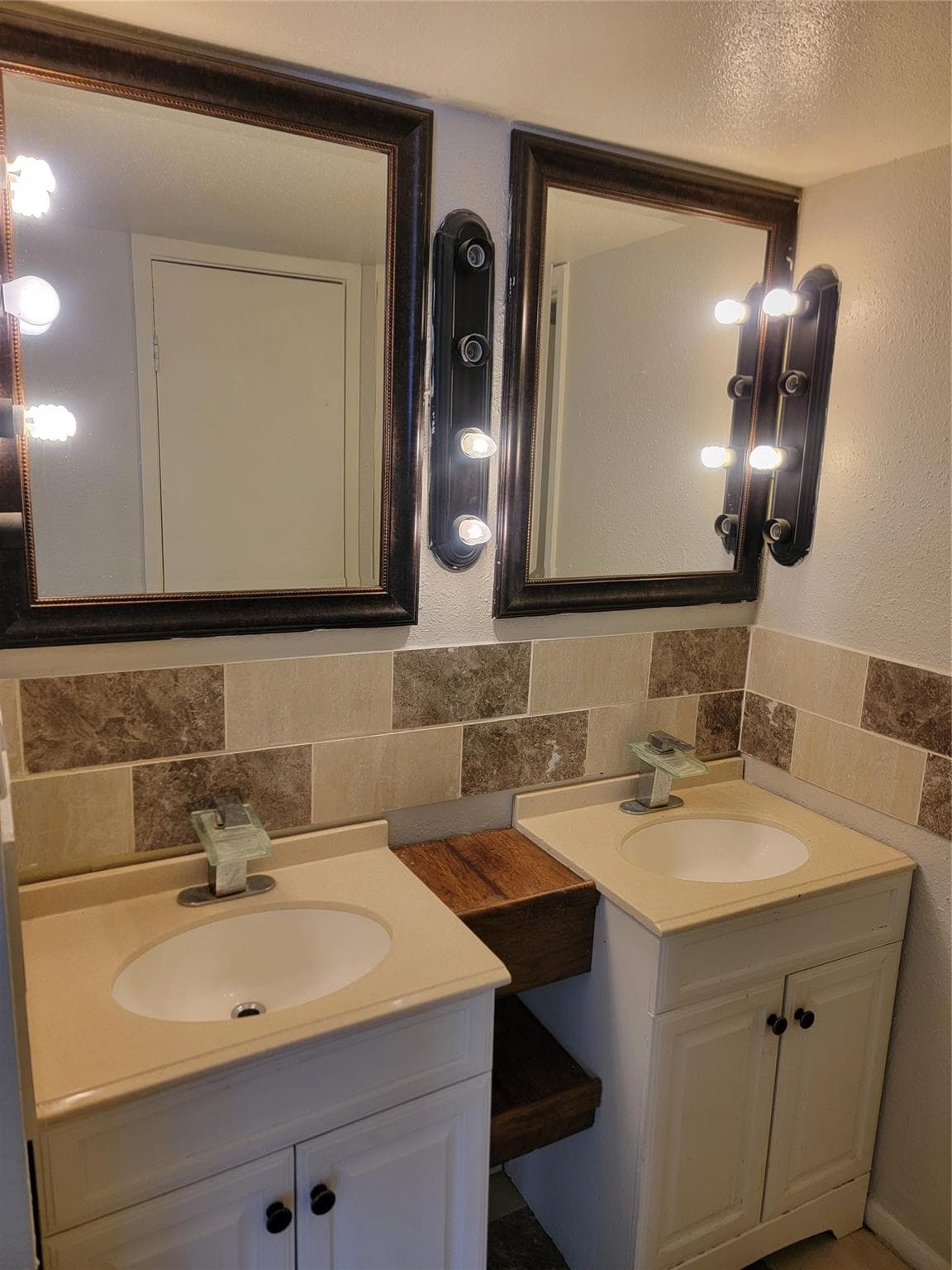 8901 S Braeswood Boulevard #107