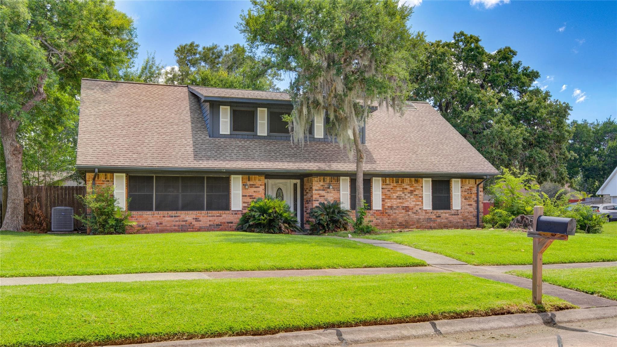 15702 Wandering Trail