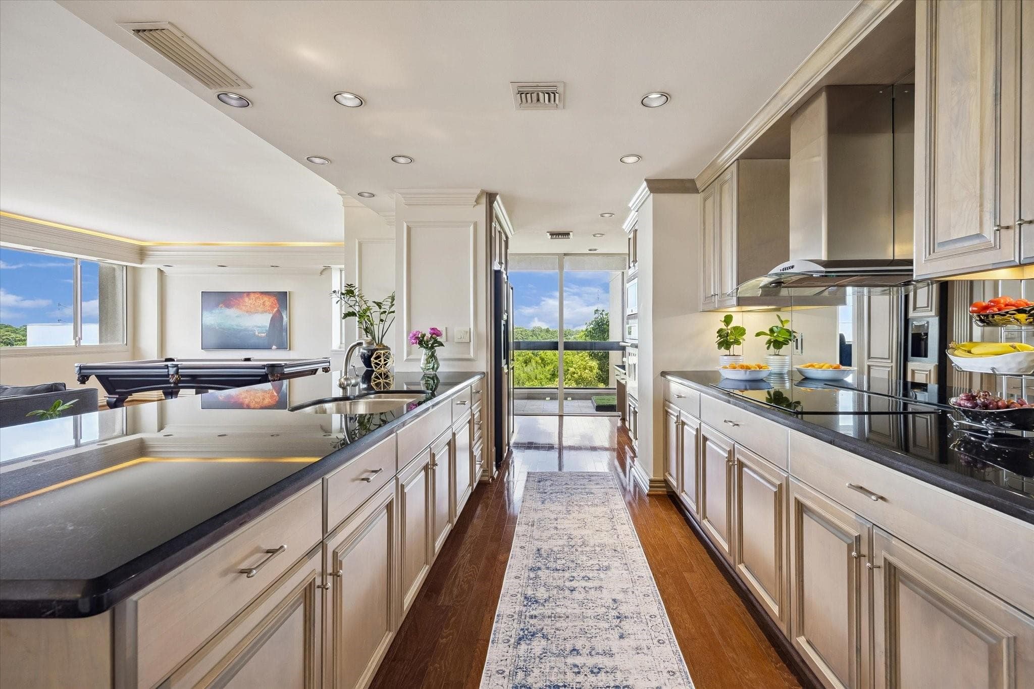 49 Briar Hollow Lane #702