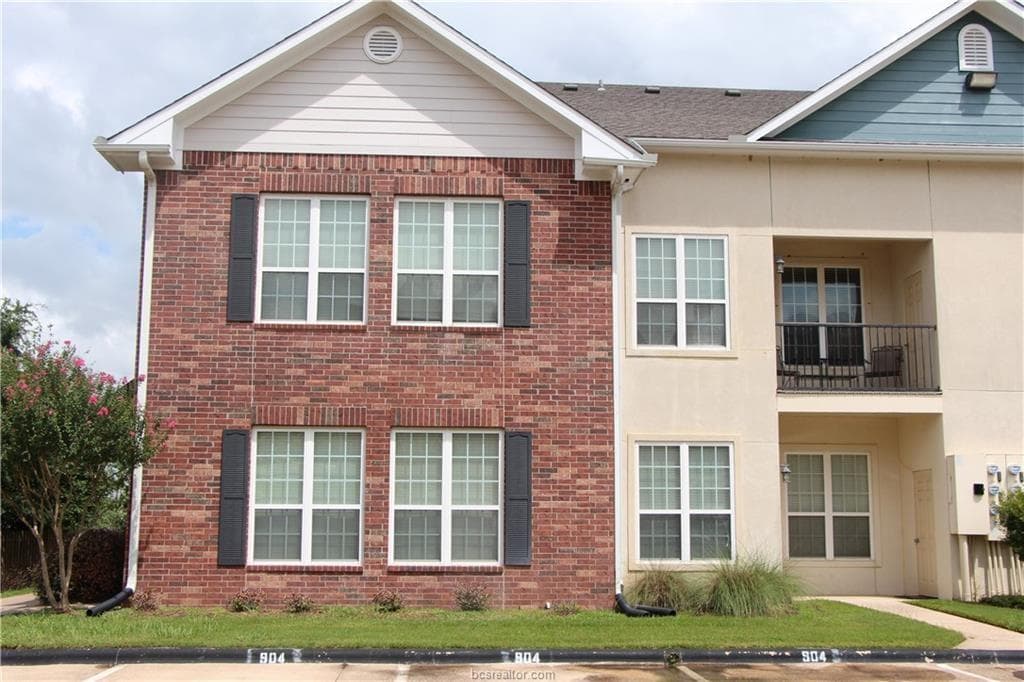 801 Luther Street #904