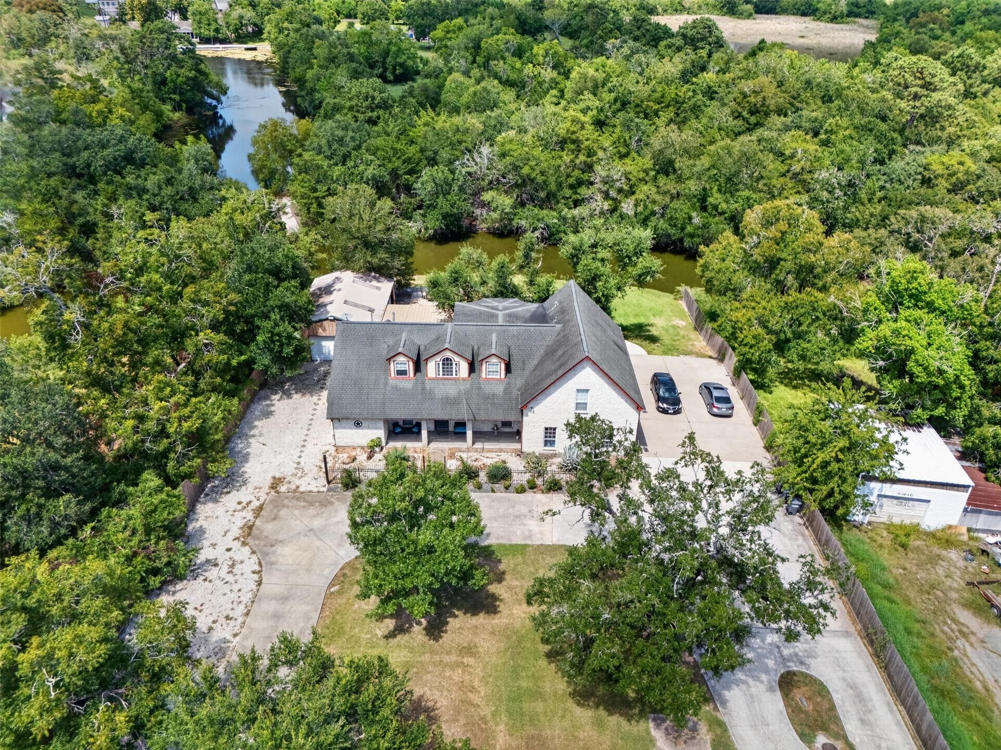 8618 Highway 6