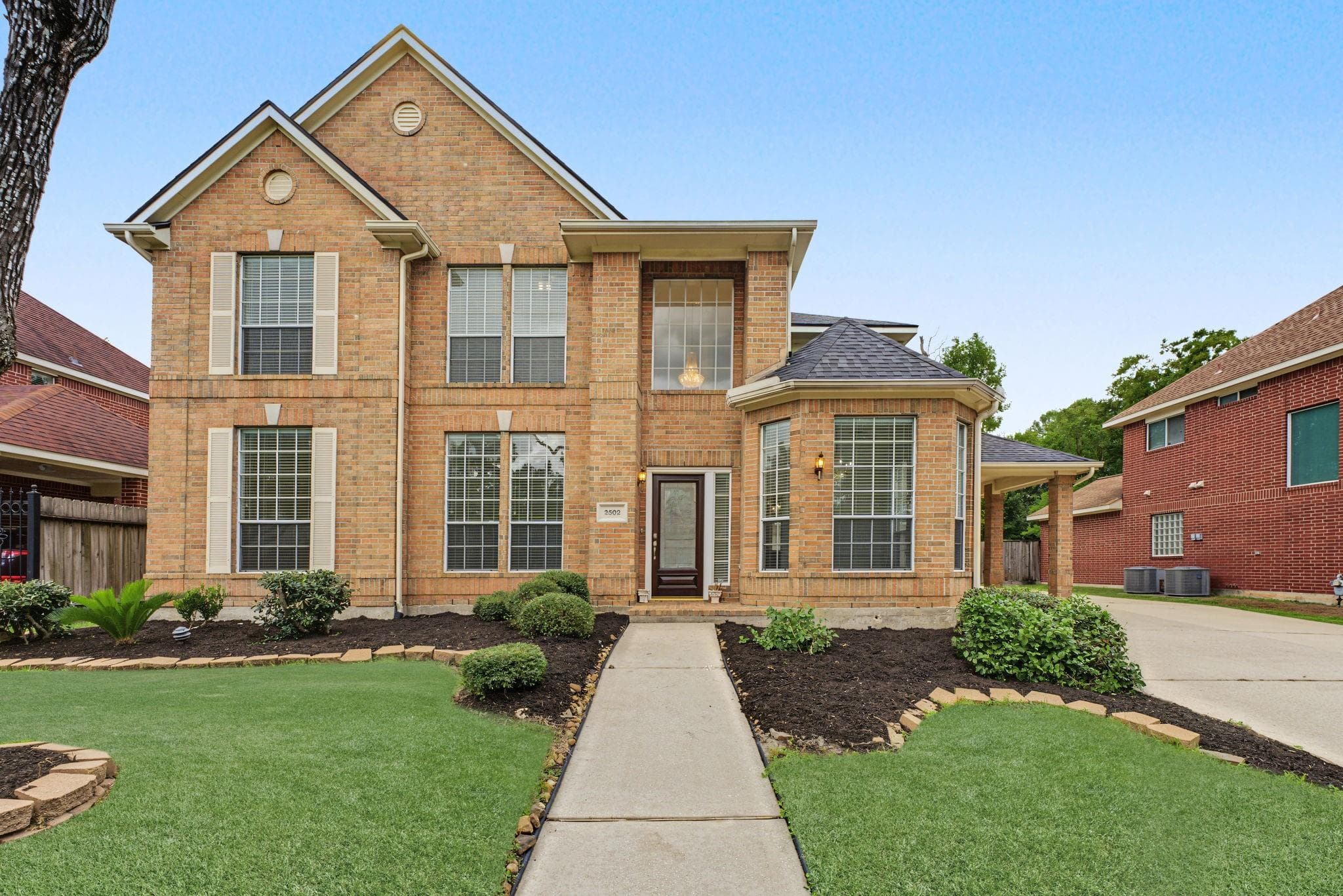 2502 Meadow Tree Lane