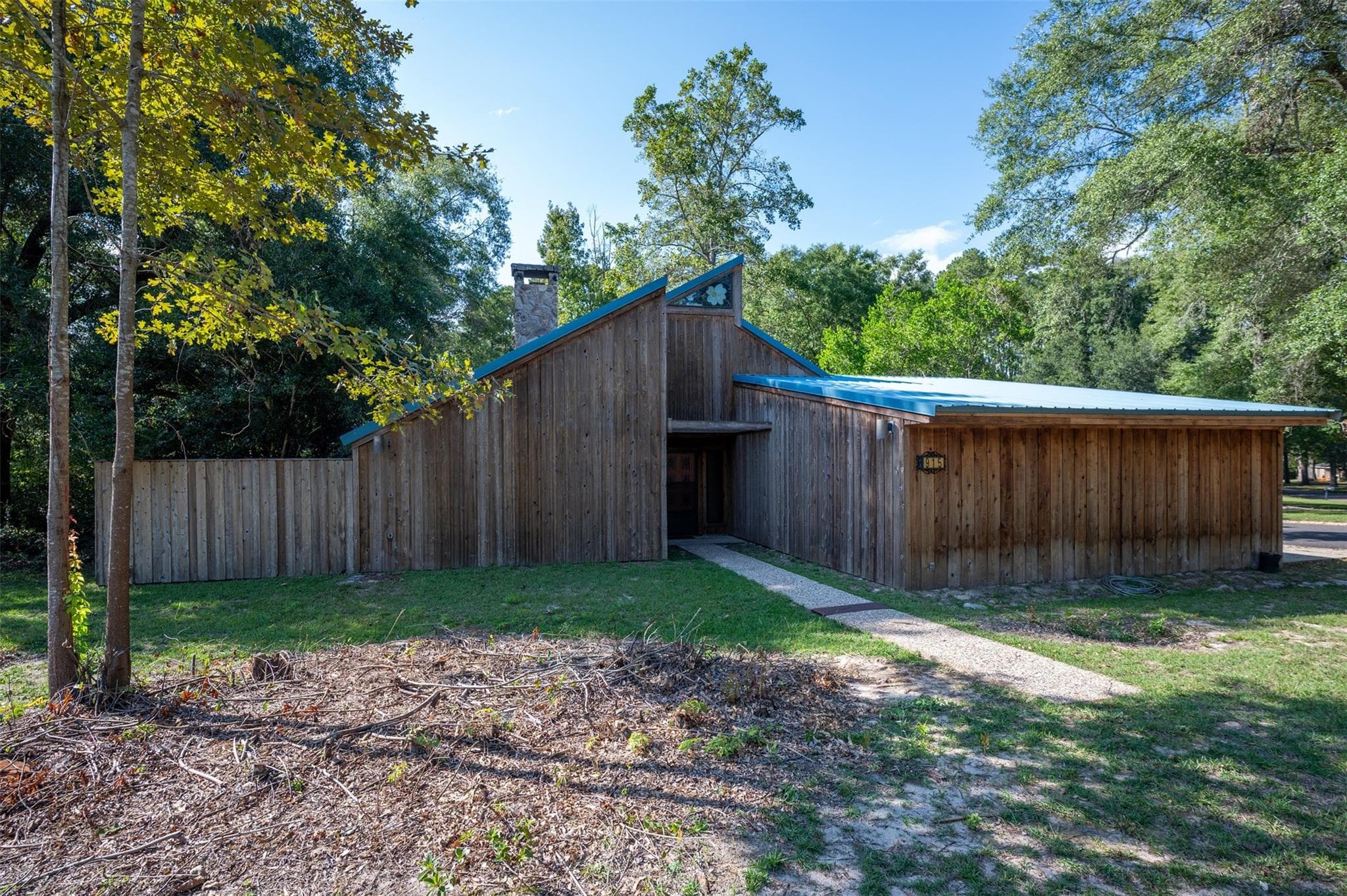 915 N Nellius Street