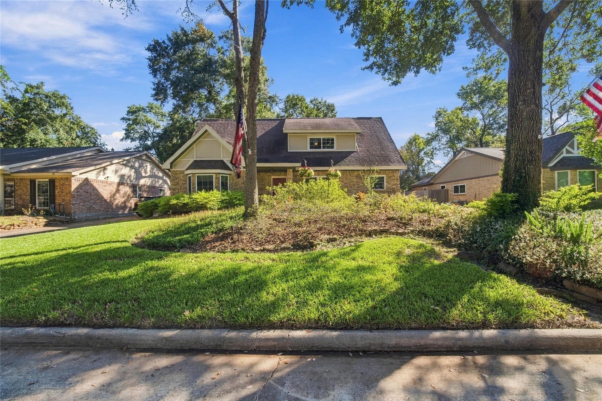 3222 Knoll Manor Drive