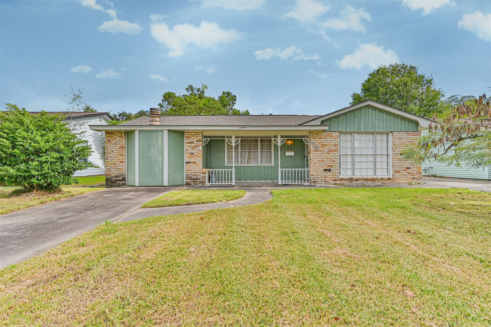 128 Forest Oaks Lane