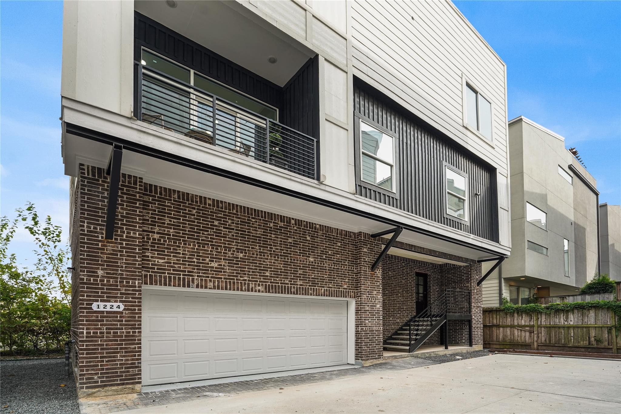 1224 W 18th Street