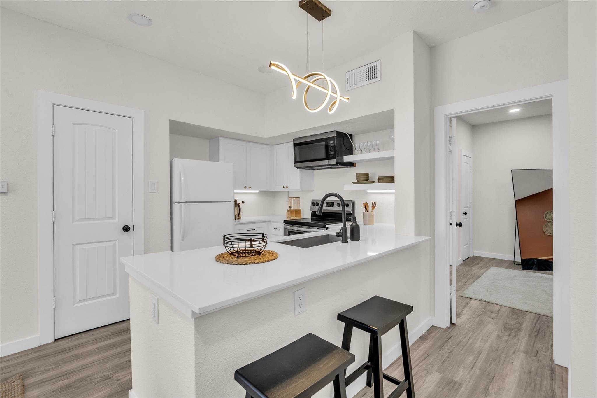 10855 Meadowglen Lane #604