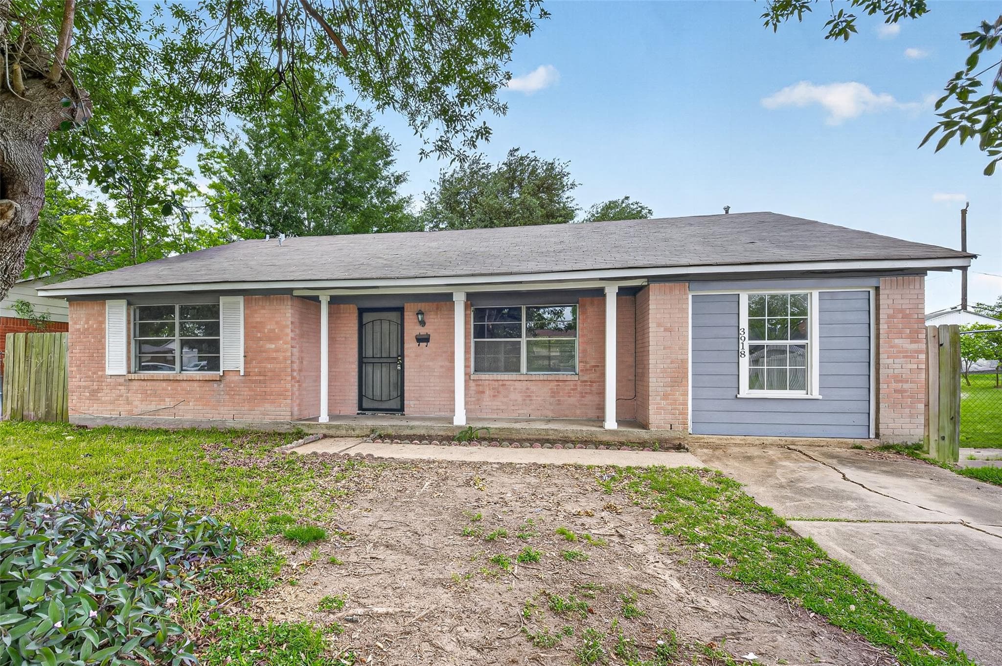 3918 Tavenor Lane